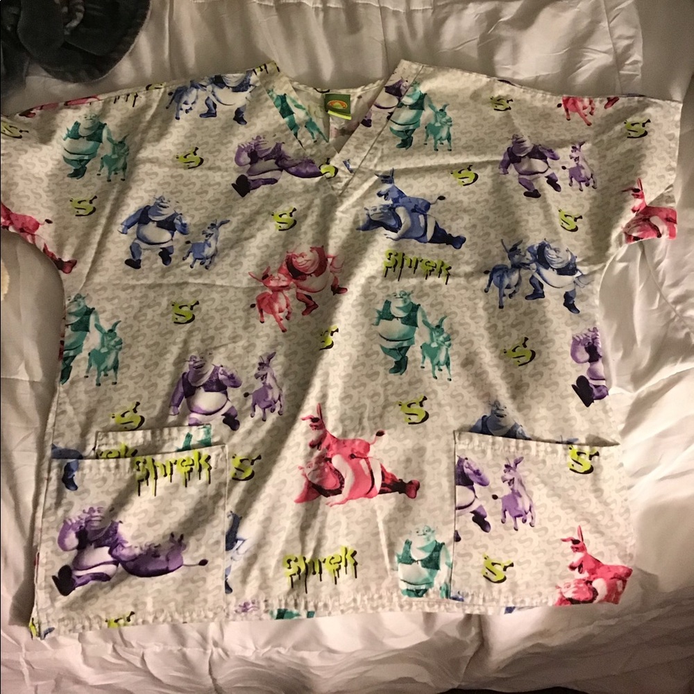 Shreck scrub top